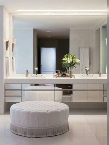 Simple Bathroom Accessories Ideas to add Function and Style